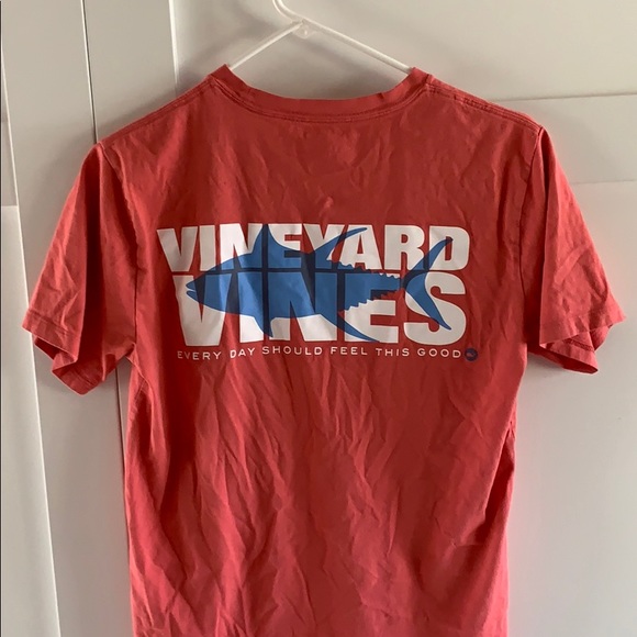 Men’s Vineyard Vines short sleeve tee. - Picture 3 of 4